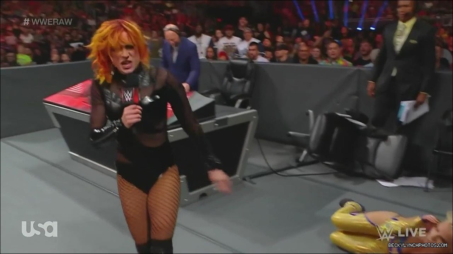WWE_Monday_Night_Raw_2022_06_13_720p_HDTV_x264-NWCHD_mp4_002128528.jpg