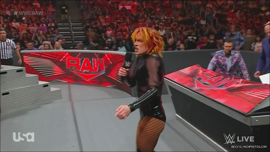 WWE_Monday_Night_Raw_2022_06_13_720p_HDTV_x264-NWCHD_mp4_002130530.jpg