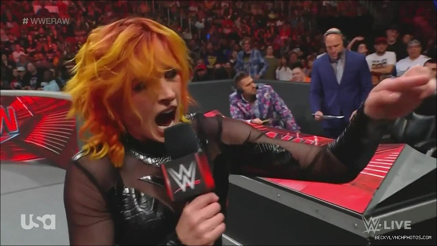 WWE_Monday_Night_Raw_2022_06_13_720p_HDTV_x264-NWCHD_mp4_002133333.jpg