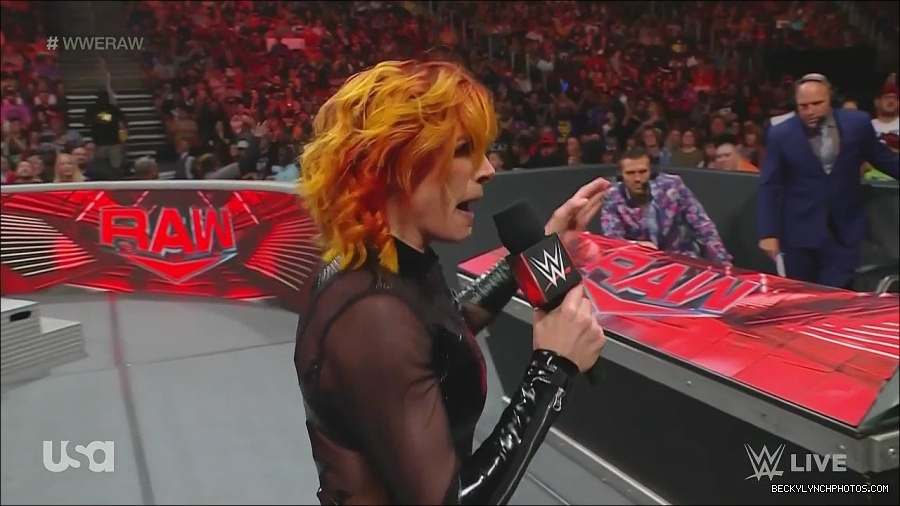 WWE_Monday_Night_Raw_2022_06_13_720p_HDTV_x264-NWCHD_mp4_002136536.jpg