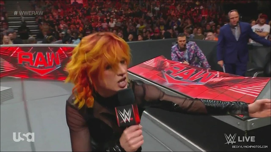 WWE_Monday_Night_Raw_2022_06_13_720p_HDTV_x264-NWCHD_mp4_002138138.jpg