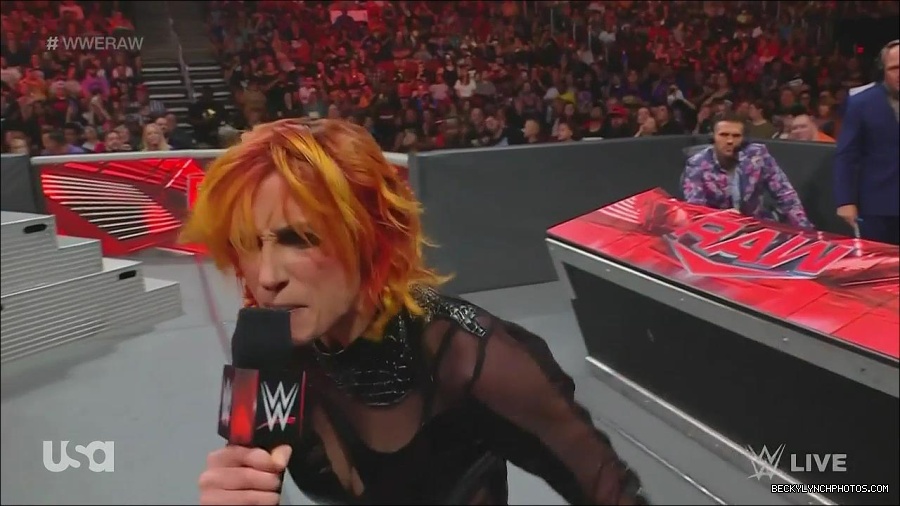WWE_Monday_Night_Raw_2022_06_13_720p_HDTV_x264-NWCHD_mp4_002138938.jpg
