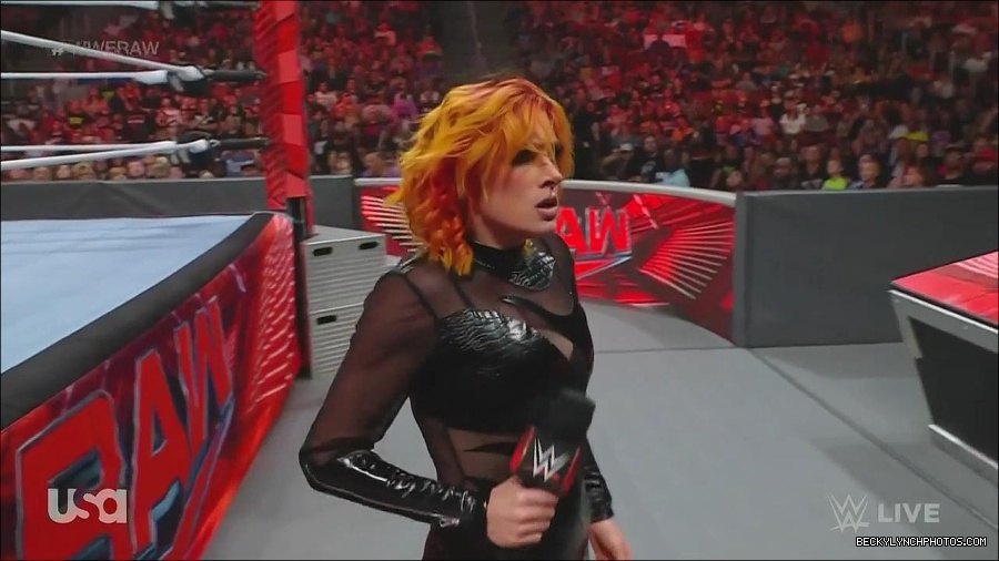 WWE_Monday_Night_Raw_2022_06_13_720p_HDTV_x264-NWCHD_mp4_002140540.jpg