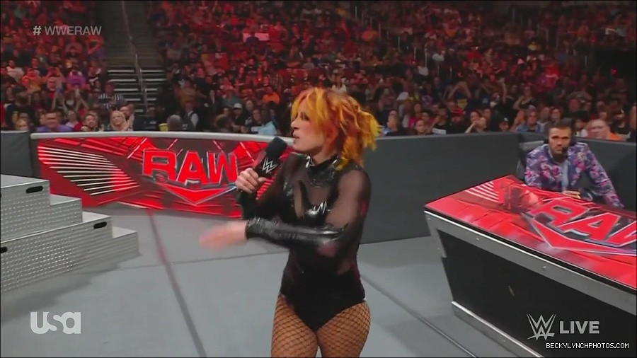WWE_Monday_Night_Raw_2022_06_13_720p_HDTV_x264-NWCHD_mp4_002142942.jpg
