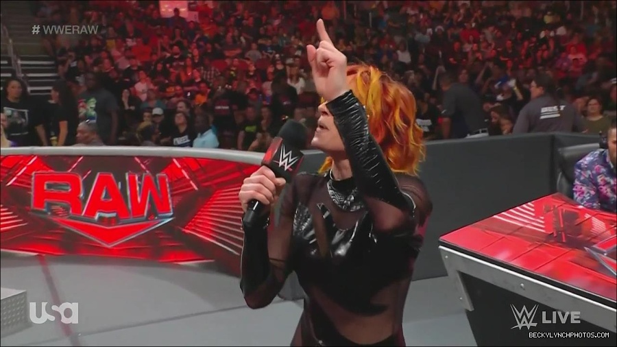 WWE_Monday_Night_Raw_2022_06_13_720p_HDTV_x264-NWCHD_mp4_002153753.jpg