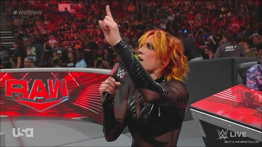 WWE_Monday_Night_Raw_2022_06_13_720p_HDTV_x264-NWCHD_mp4_002154154.jpg