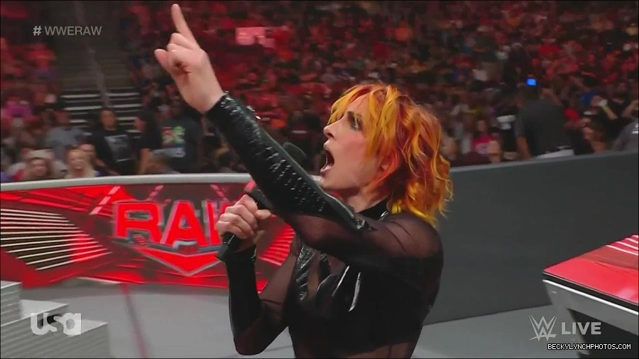 WWE_Monday_Night_Raw_2022_06_13_720p_HDTV_x264-NWCHD_mp4_002154554.jpg