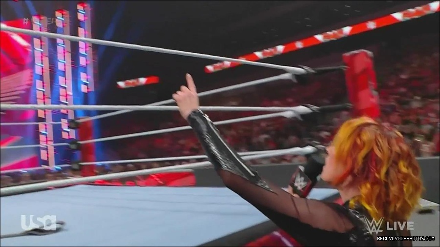 WWE_Monday_Night_Raw_2022_06_13_720p_HDTV_x264-NWCHD_mp4_002155755.jpg
