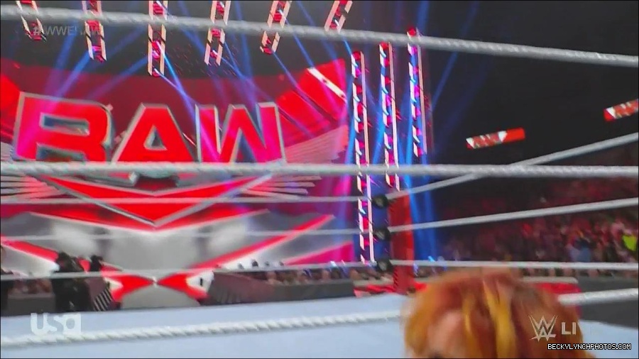 WWE_Monday_Night_Raw_2022_06_13_720p_HDTV_x264-NWCHD_mp4_002164964.jpg