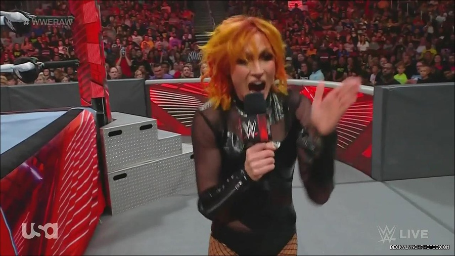 WWE_Monday_Night_Raw_2022_06_13_720p_HDTV_x264-NWCHD_mp4_002170170.jpg