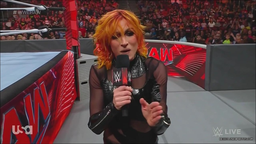 WWE_Monday_Night_Raw_2022_06_13_720p_HDTV_x264-NWCHD_mp4_002172172.jpg
