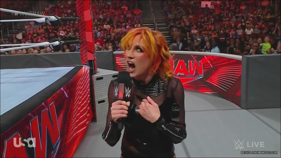 WWE_Monday_Night_Raw_2022_06_13_720p_HDTV_x264-NWCHD_mp4_002174974.jpg