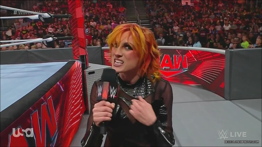 WWE_Monday_Night_Raw_2022_06_13_720p_HDTV_x264-NWCHD_mp4_002175375.jpg
