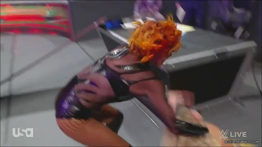 WWE_Monday_Night_Raw_2022_06_13_720p_HDTV_x264-NWCHD_mp4_002187387.jpg