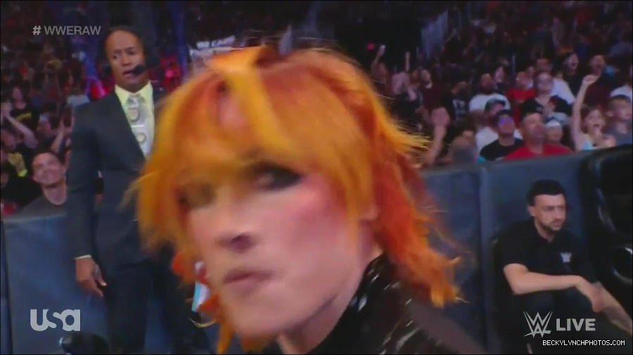 WWE_Monday_Night_Raw_2022_06_13_720p_HDTV_x264-NWCHD_mp4_002190590.jpg