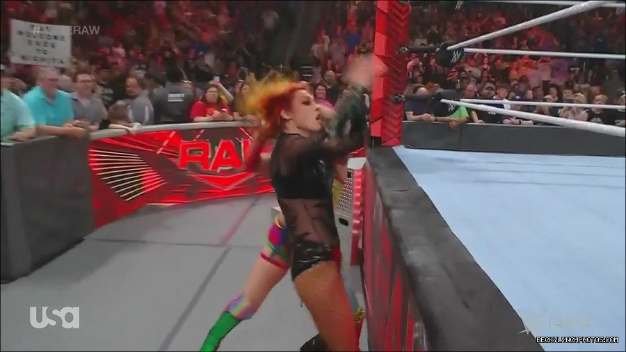 WWE_Monday_Night_Raw_2022_06_13_720p_HDTV_x264-NWCHD_mp4_002205405.jpg