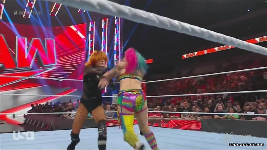 WWE_Monday_Night_Raw_2022_06_13_720p_HDTV_x264-NWCHD_mp4_002223423.jpg