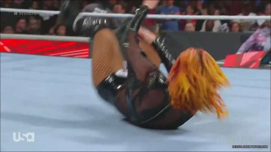 WWE_Monday_Night_Raw_2022_06_13_720p_HDTV_x264-NWCHD_mp4_002224224.jpg