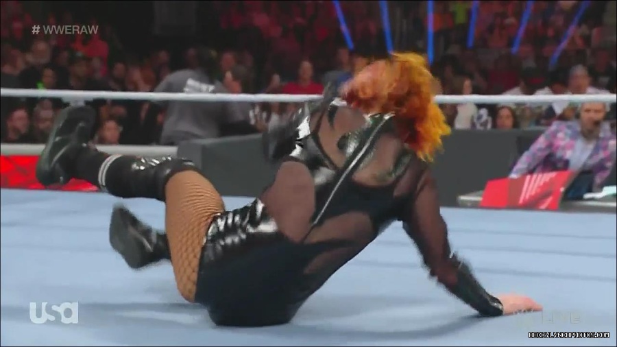 WWE_Monday_Night_Raw_2022_06_13_720p_HDTV_x264-NWCHD_mp4_002224624.jpg