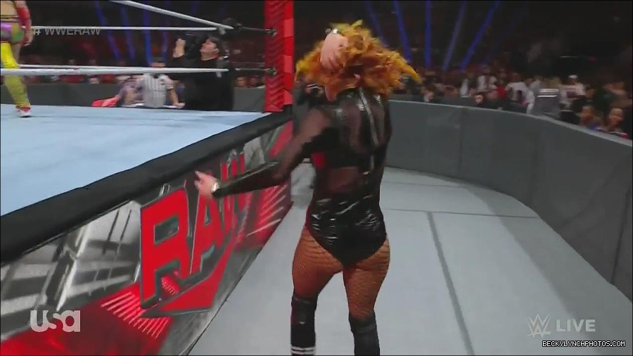 WWE_Monday_Night_Raw_2022_06_13_720p_HDTV_x264-NWCHD_mp4_002246646.jpg