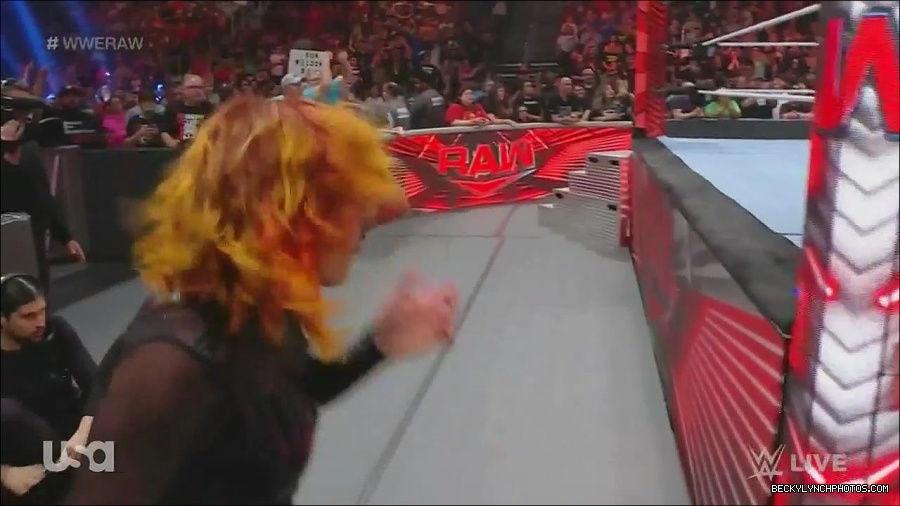 WWE_Monday_Night_Raw_2022_06_13_720p_HDTV_x264-NWCHD_mp4_002248648.jpg
