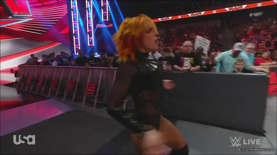 WWE_Monday_Night_Raw_2022_06_13_720p_HDTV_x264-NWCHD_mp4_002251851.jpg
