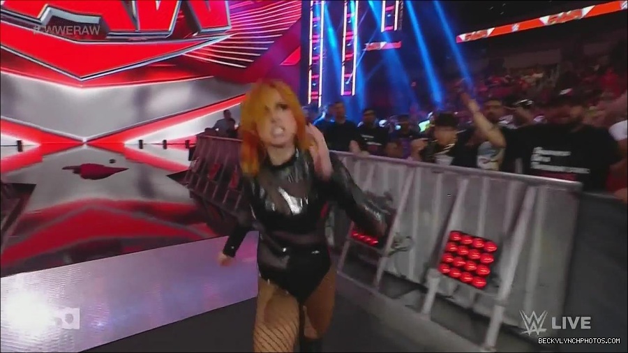 WWE_Monday_Night_Raw_2022_06_13_720p_HDTV_x264-NWCHD_mp4_002253052.jpg