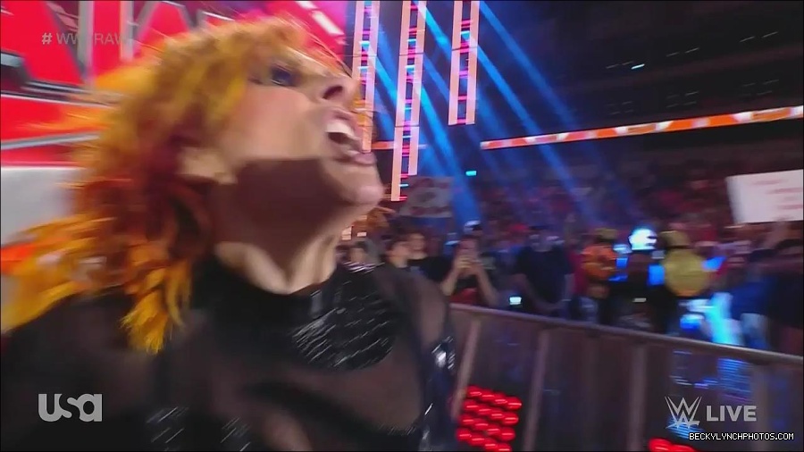 WWE_Monday_Night_Raw_2022_06_13_720p_HDTV_x264-NWCHD_mp4_002259058.jpg