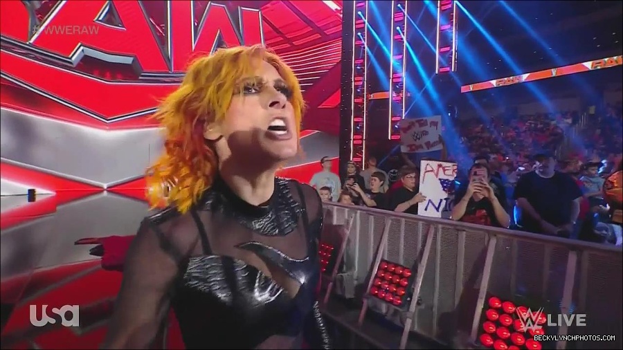 WWE_Monday_Night_Raw_2022_06_13_720p_HDTV_x264-NWCHD_mp4_002260260.jpg