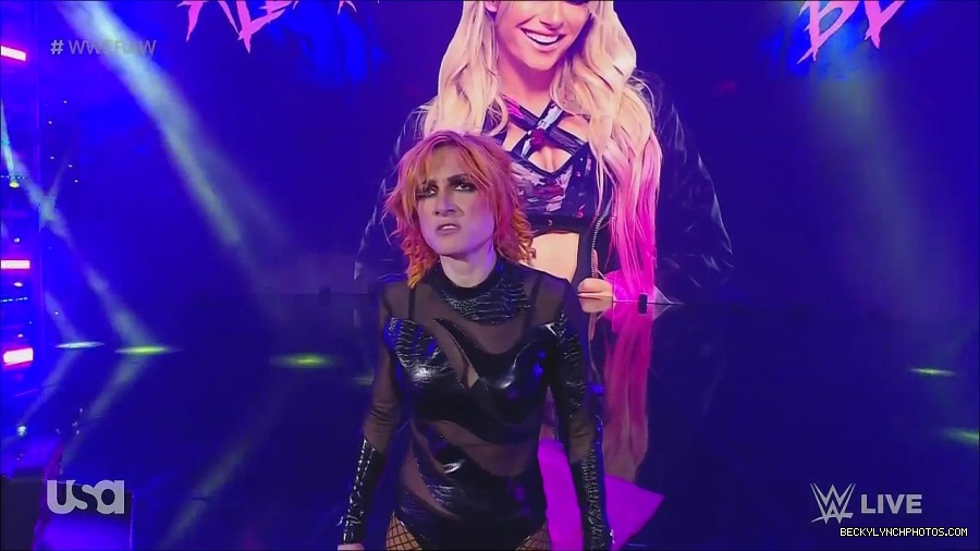 WWE_Monday_Night_Raw_2022_06_13_720p_HDTV_x264-NWCHD_mp4_002270670.jpg