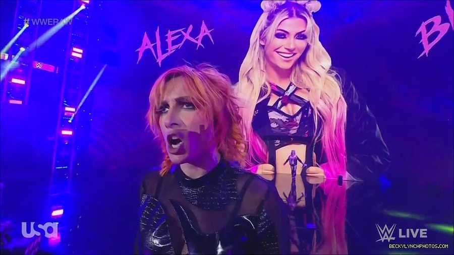 WWE_Monday_Night_Raw_2022_06_13_720p_HDTV_x264-NWCHD_mp4_002275875.jpg
