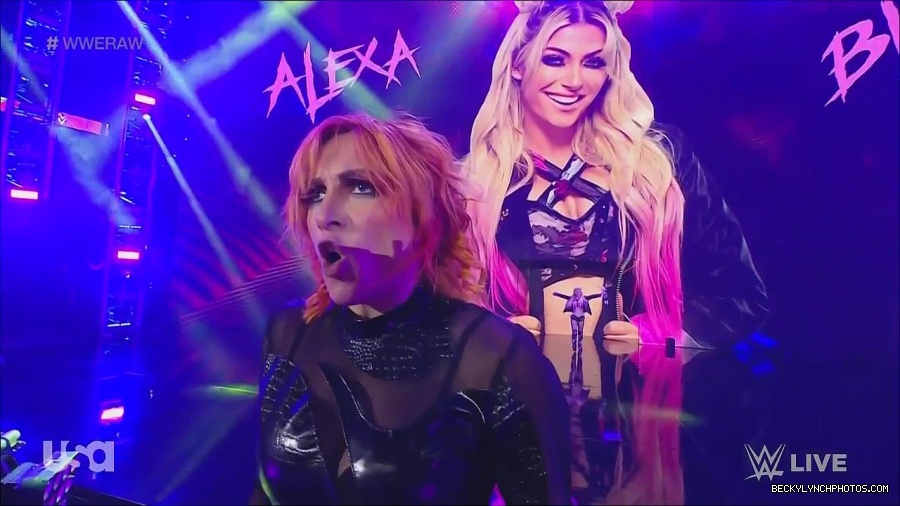 WWE_Monday_Night_Raw_2022_06_13_720p_HDTV_x264-NWCHD_mp4_002276276.jpg