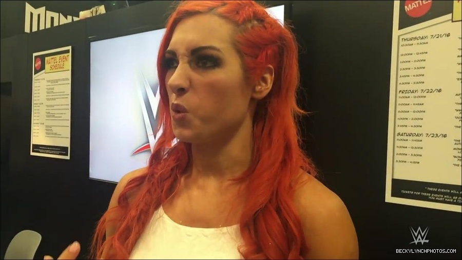 Y2Mate_is_-_Becky_Lynch_recaps_her_first_San_Diego_Comic-Con_experience-xj9sPuhQSLA-720p-1655737850986_mp4_000013533.jpg