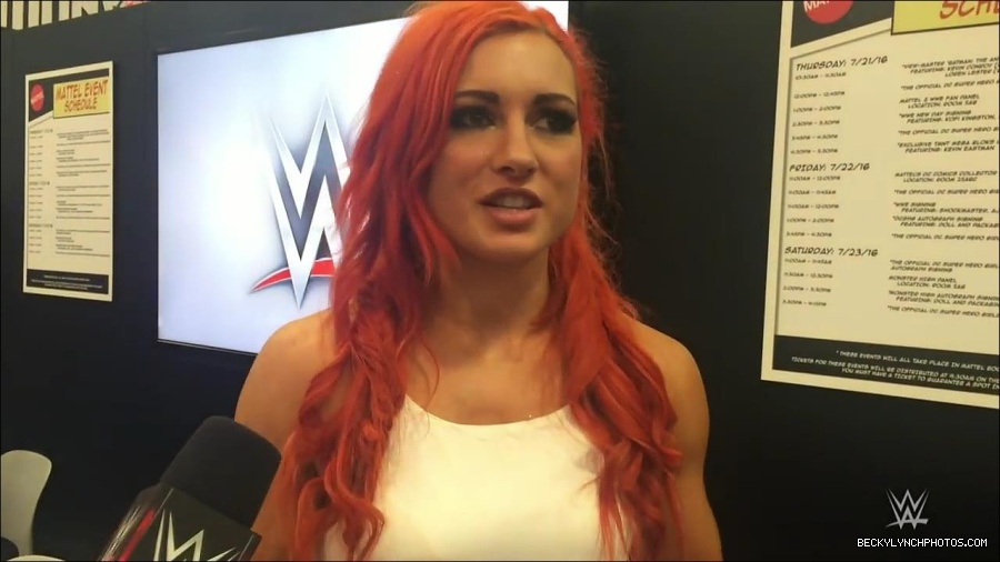 Y2Mate_is_-_Becky_Lynch_recaps_her_first_San_Diego_Comic-Con_experience-xj9sPuhQSLA-720p-1655737850986_mp4_000017933.jpg