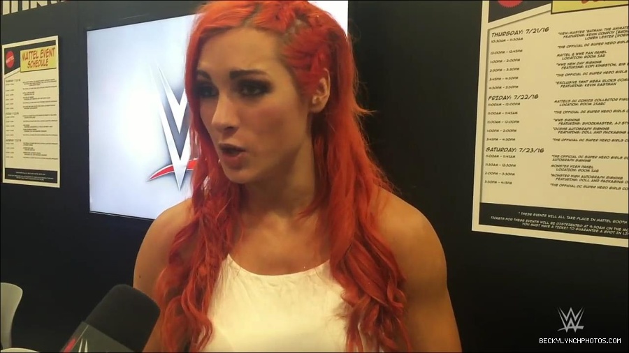 Y2Mate_is_-_Becky_Lynch_recaps_her_first_San_Diego_Comic-Con_experience-xj9sPuhQSLA-720p-1655737850986_mp4_000027533.jpg