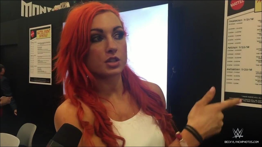 Y2Mate_is_-_Becky_Lynch_recaps_her_first_San_Diego_Comic-Con_experience-xj9sPuhQSLA-720p-1655737850986_mp4_000033933.jpg