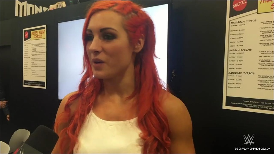 Y2Mate_is_-_Becky_Lynch_recaps_her_first_San_Diego_Comic-Con_experience-xj9sPuhQSLA-720p-1655737850986_mp4_000042733.jpg
