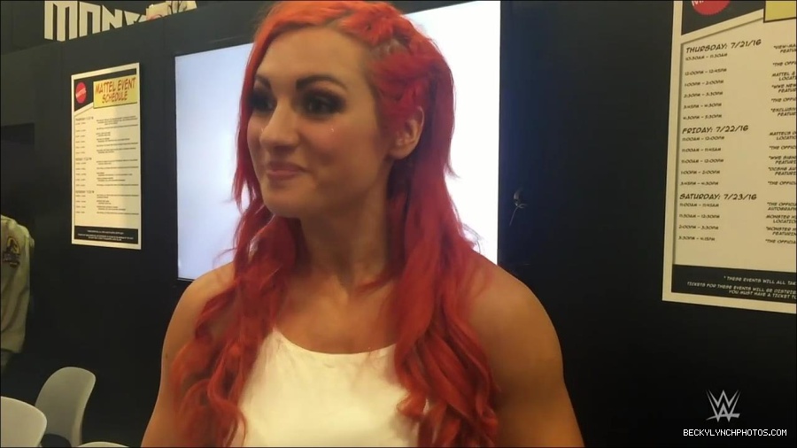 Y2Mate_is_-_Becky_Lynch_recaps_her_first_San_Diego_Comic-Con_experience-xj9sPuhQSLA-720p-1655737850986_mp4_000071133.jpg