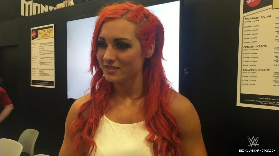 Y2Mate_is_-_Becky_Lynch_recaps_her_first_San_Diego_Comic-Con_experience-xj9sPuhQSLA-720p-1655737850986_mp4_000075533.jpg