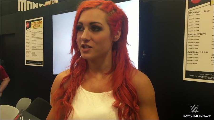 Y2Mate_is_-_Becky_Lynch_recaps_her_first_San_Diego_Comic-Con_experience-xj9sPuhQSLA-720p-1655737850986_mp4_000078333.jpg