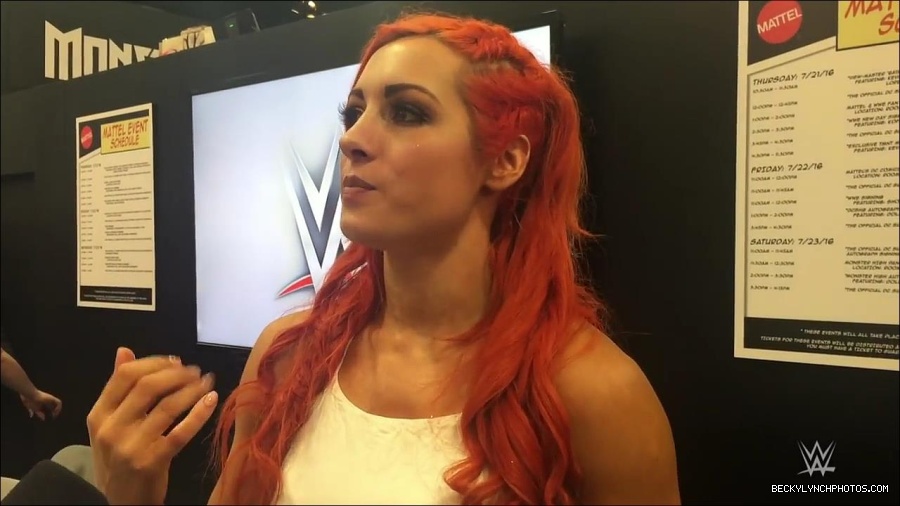 Y2Mate_is_-_Becky_Lynch_recaps_her_first_San_Diego_Comic-Con_experience-xj9sPuhQSLA-720p-1655737850986_mp4_000097533.jpg