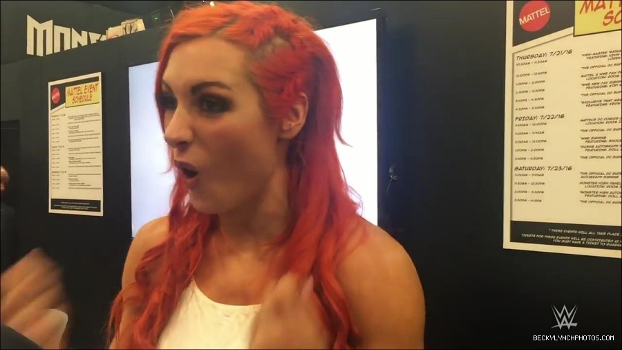 Y2Mate_is_-_Becky_Lynch_recaps_her_first_San_Diego_Comic-Con_experience-xj9sPuhQSLA-720p-1655737850986_mp4_000100733.jpg