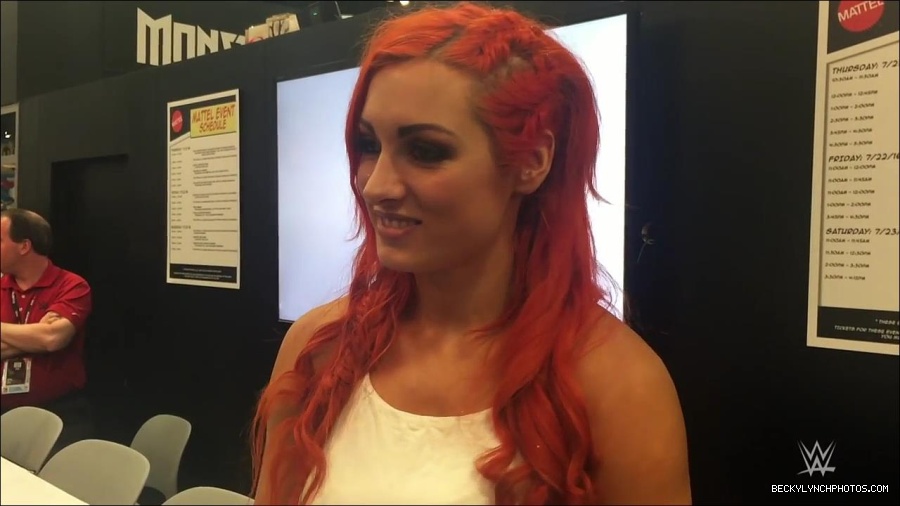 Y2Mate_is_-_Becky_Lynch_recaps_her_first_San_Diego_Comic-Con_experience-xj9sPuhQSLA-720p-1655737850986_mp4_000134333.jpg