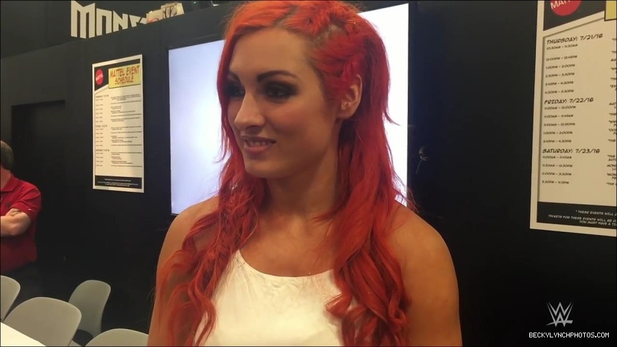 Y2Mate_is_-_Becky_Lynch_recaps_her_first_San_Diego_Comic-Con_experience-xj9sPuhQSLA-720p-1655737850986_mp4_000137133.jpg
