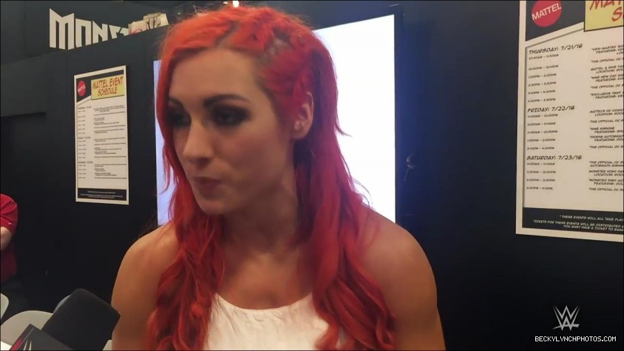 Y2Mate_is_-_Becky_Lynch_recaps_her_first_San_Diego_Comic-Con_experience-xj9sPuhQSLA-720p-1655737850986_mp4_000155133.jpg