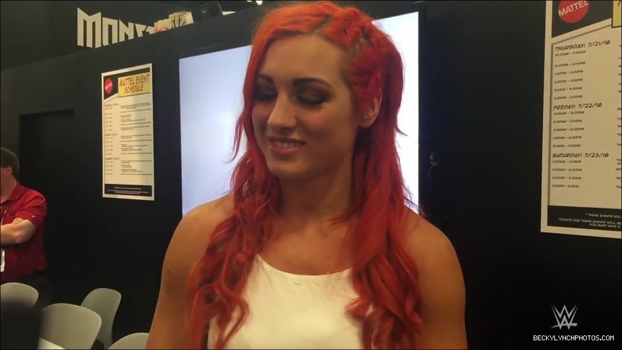 Y2Mate_is_-_Becky_Lynch_recaps_her_first_San_Diego_Comic-Con_experience-xj9sPuhQSLA-720p-1655737850986_mp4_000159533.jpg