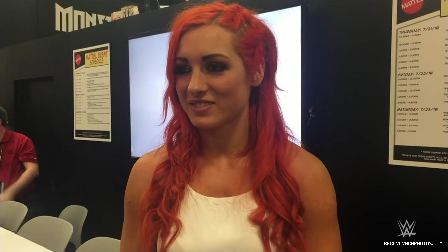 Y2Mate_is_-_Becky_Lynch_recaps_her_first_San_Diego_Comic-Con_experience-xj9sPuhQSLA-720p-1655737850986_mp4_000160333.jpg
