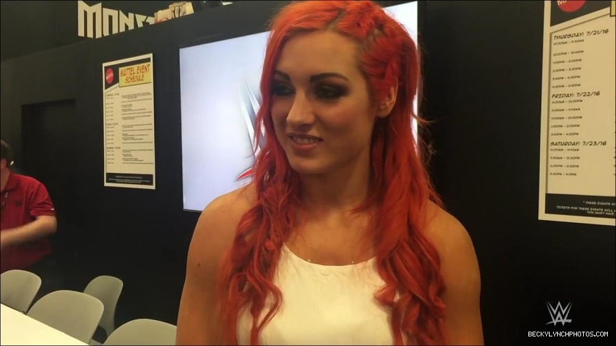 Y2Mate_is_-_Becky_Lynch_recaps_her_first_San_Diego_Comic-Con_experience-xj9sPuhQSLA-720p-1655737850986_mp4_000161533.jpg