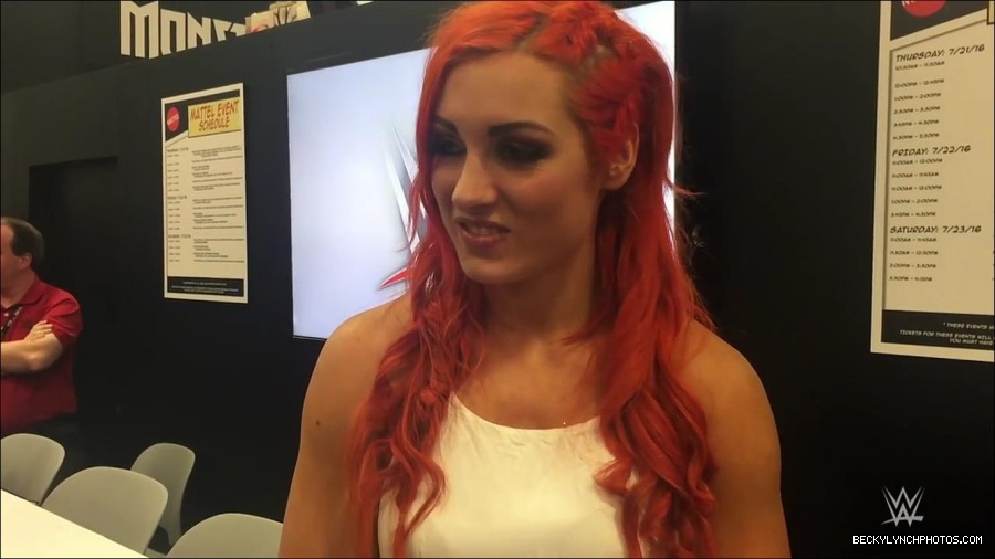 Y2Mate_is_-_Becky_Lynch_recaps_her_first_San_Diego_Comic-Con_experience-xj9sPuhQSLA-720p-1655737850986_mp4_000162733.jpg