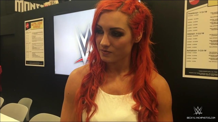 Y2Mate_is_-_Becky_Lynch_recaps_her_first_San_Diego_Comic-Con_experience-xj9sPuhQSLA-720p-1655737850986_mp4_000164333.jpg